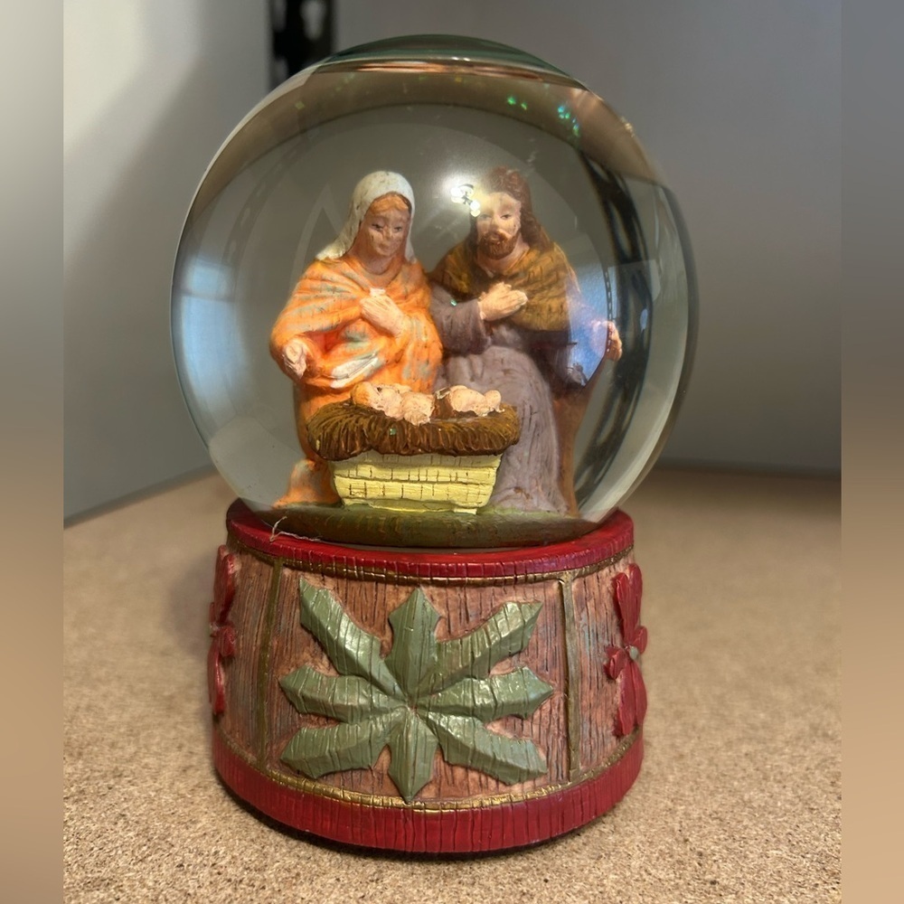Vintage Nativity Snow Globe Hand Painted Holy Family Christmas Decor - Picture 2 of 16